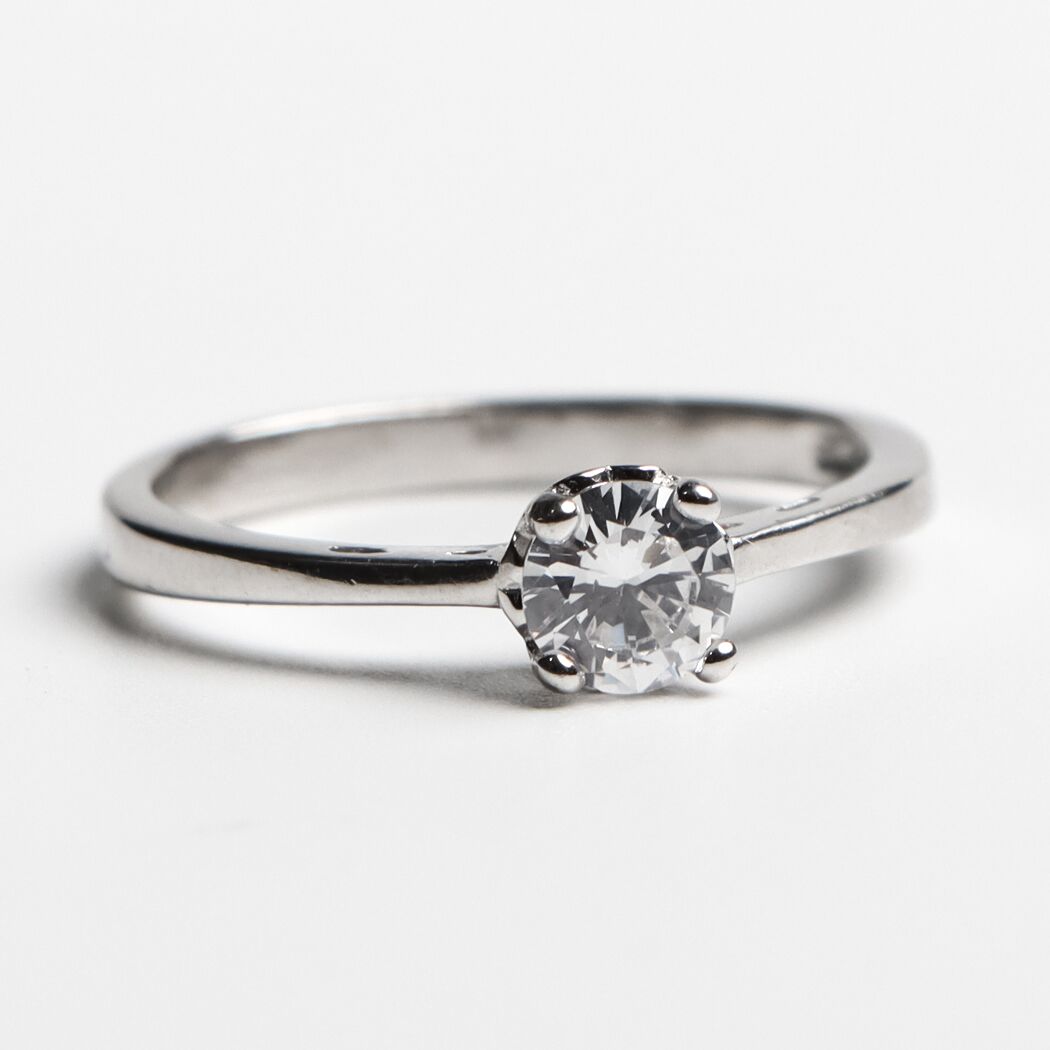 Lot 93 - Diamond single stone ring-hautamhiepplus.vn